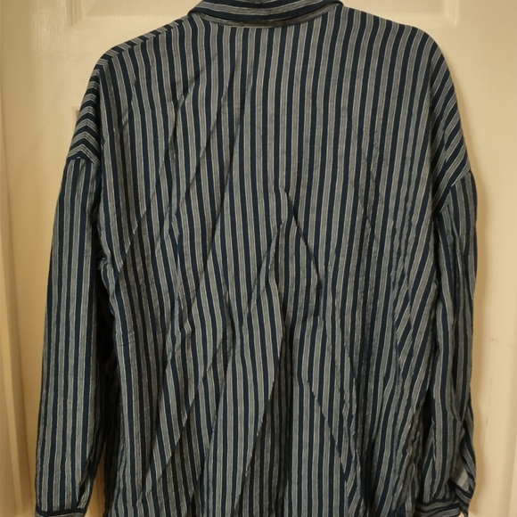 Top - Picture 2 of 3